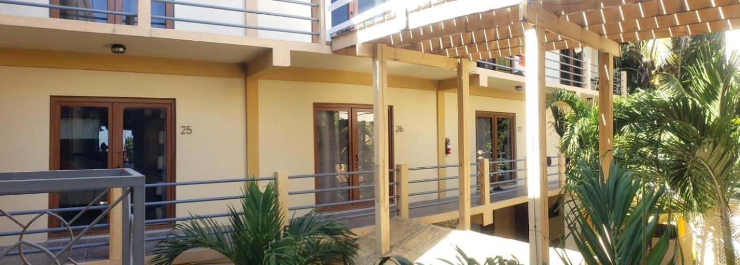 Beach Club Budget Rooms At Popeyes Caye Caulker Exterior photo