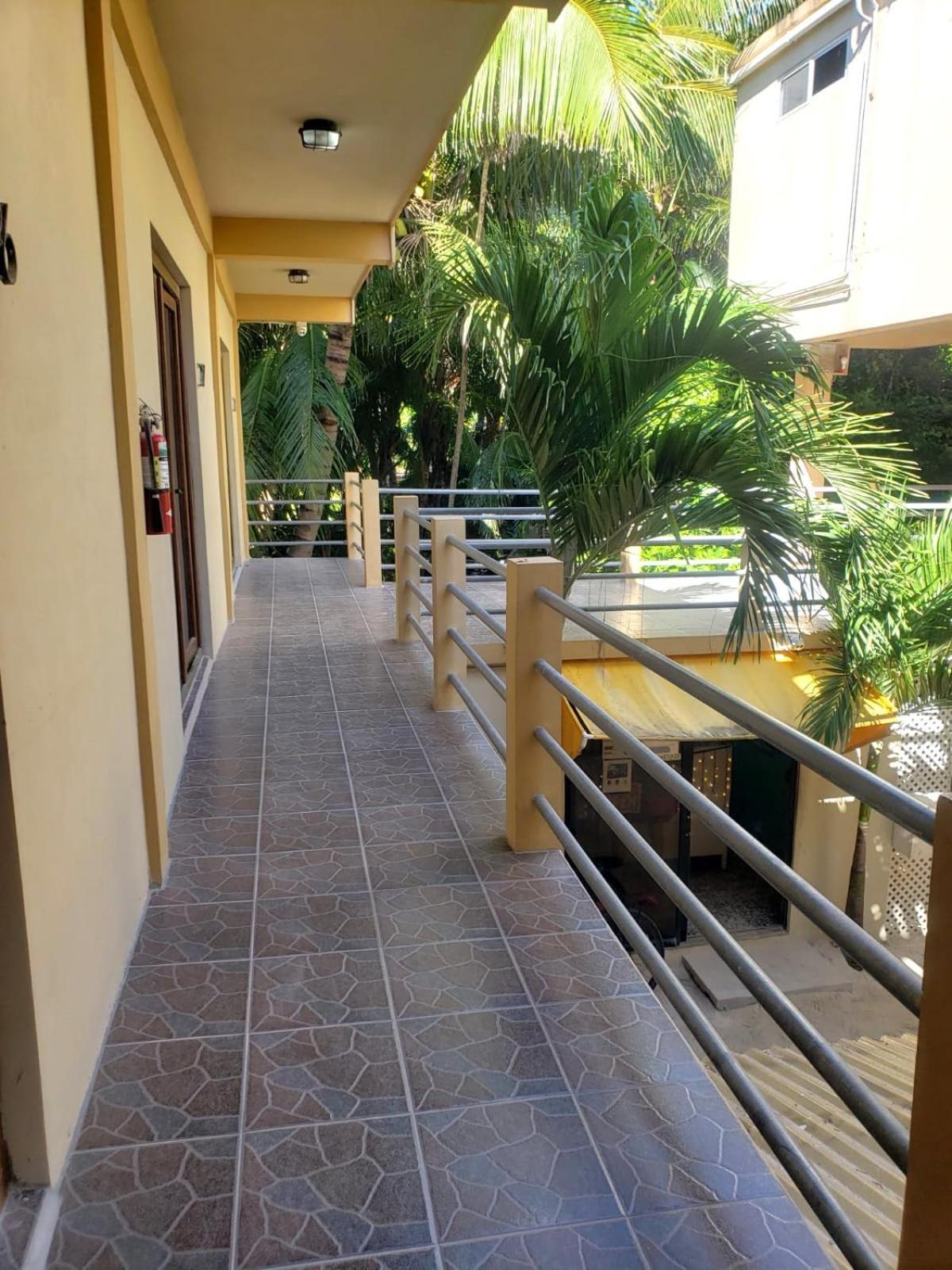 Beach Club Budget Rooms At Popeyes Caye Caulker Exterior photo