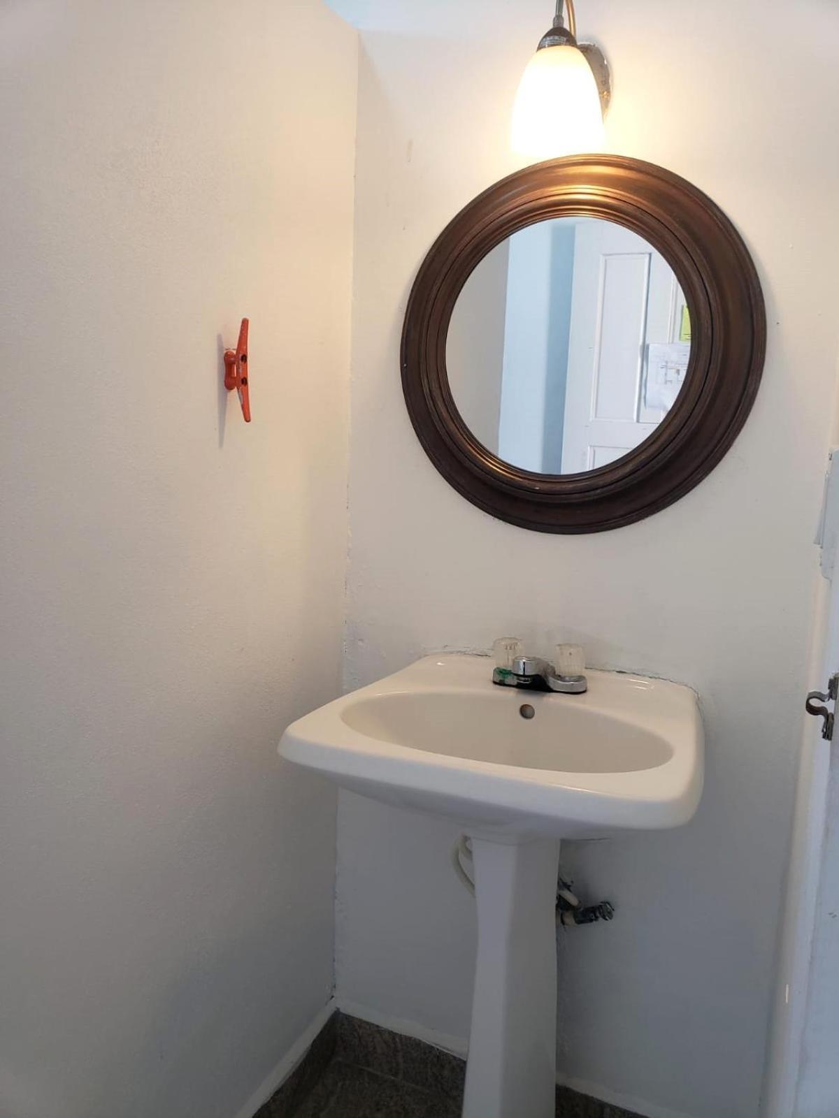 Beach Club Budget Rooms At Popeyes Caye Caulker Exterior photo